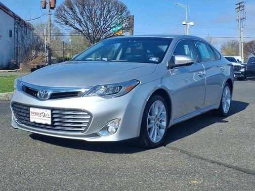 Classic Silver Metallic 2013 Toyota Avalon Limited