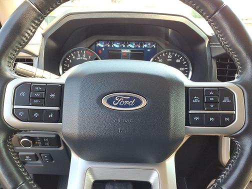 Oxford White 2024 Ford Expedition XLT