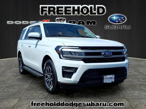 Oxford White 2024 Ford Expedition XLT