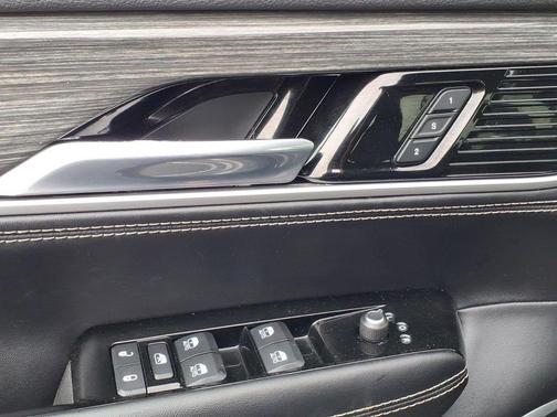 Metallic 2022 Jeep Wagoneer Series II