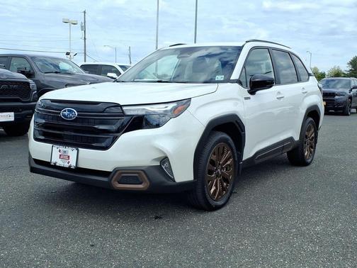 Crystal White Pearl 2025 Subaru Forester Hybrid Sport