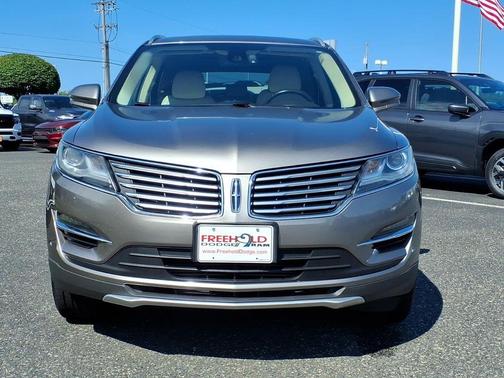 Luxe Metallic 2016 Lincoln MKC Reserve