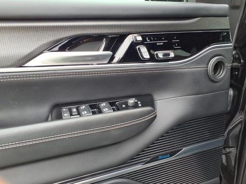 Diamond Black 2024 Jeep Grand Wagoneer L Series II