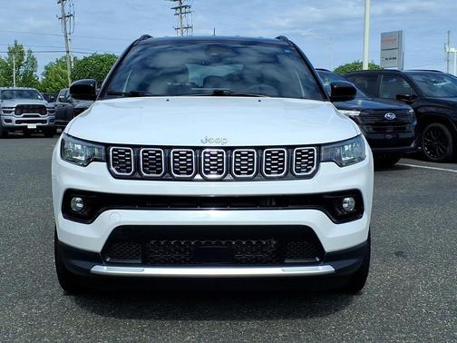 Bright White Clearcoat 2024 Jeep Compass Limited
