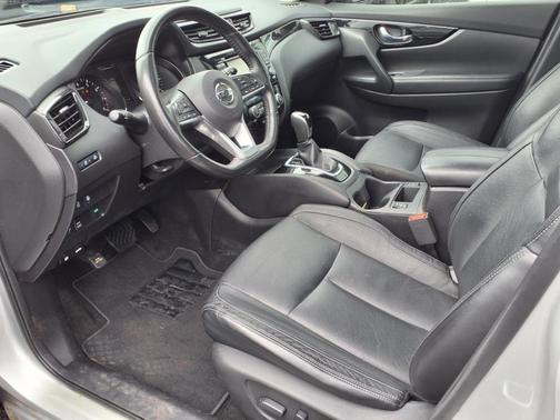 2017 Nissan Rogue Sport SL