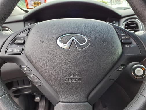 2017 INFINITI QX50 Base