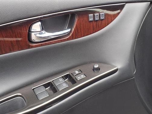 2017 INFINITI QX50 Base