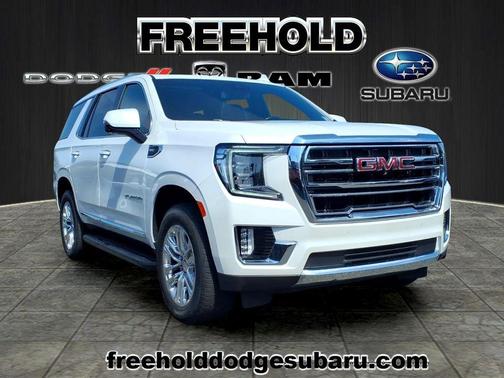 White Frost Tri-Coat 2023 GMC Yukon SLT