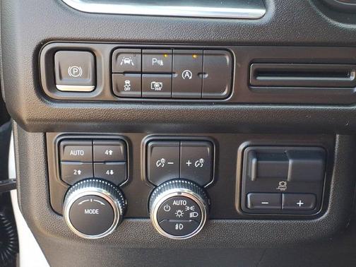 White Frost Tri-Coat 2023 GMC Yukon SLT