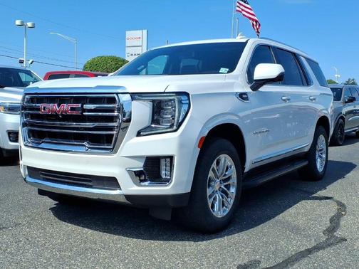 White Frost Tri-Coat 2023 GMC Yukon SLT