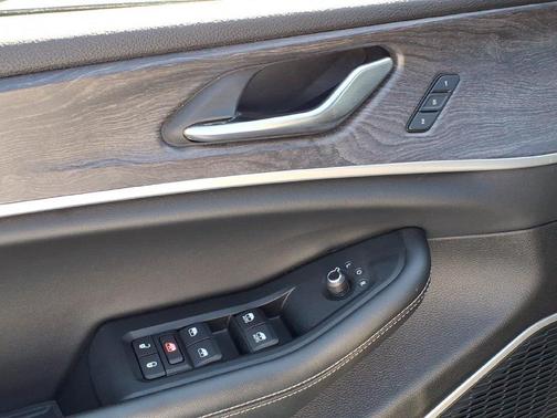 Metallic 2024 Jeep Grand Cherokee L Limited