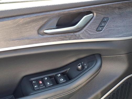 Metallic 2024 Jeep Grand Cherokee L Limited