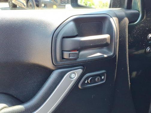 Natural Green Pearlcoat 2011 Jeep Wrangler Sport