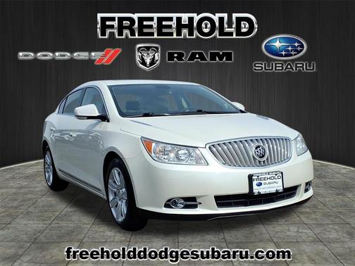 White Diamond Clearcoat 2010 Buick LaCrosse CXL