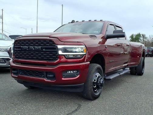 Delmonico Red Pearlcoat 2022 RAM 3500 Big Horn