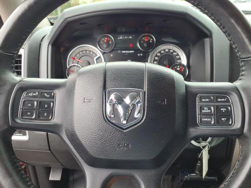Delmonico Red Pearlcoat 2019 RAM 1500 Classic Big Horn