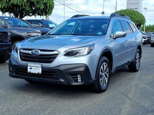 Ice Silver Metallic 2020 Subaru Outback Premium