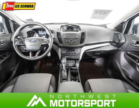 Photo 3 of 25 of 2018 Ford Escape SE