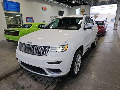 2020 Jeep Grand Cherokee Summit
