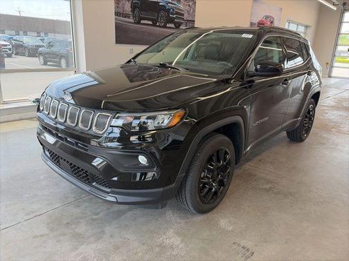 Diamond Black Crystal Pearlcoat 2022 Jeep Compass Latitude Lux