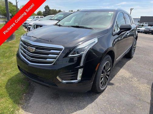 Stellar Black Metallic 2019 Cadillac XT5 Luxury