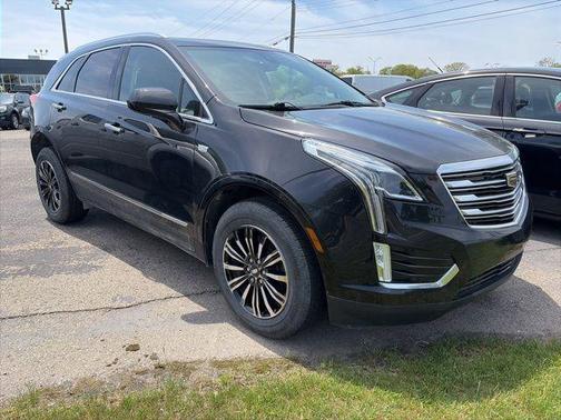 Stellar Black Metallic 2019 Cadillac XT5 Luxury