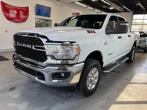 2024 RAM 2500 Big Horn Crew Cab 4x4 6'4' Box