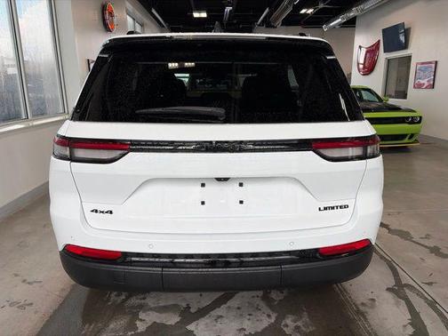 Bright White Clearcoat 2023 Jeep Grand Cherokee Limited