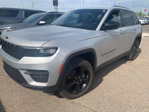 Silver Zynith 2023 Jeep Grand Cherokee Altitude