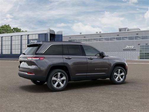 Baltic Gray Metallic Clearcoat 2026 Jeep Grand Cherokee Limited