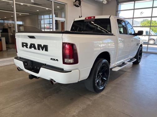 2017 RAM 1500 Night Crew Cab 4x4 5'7' Box