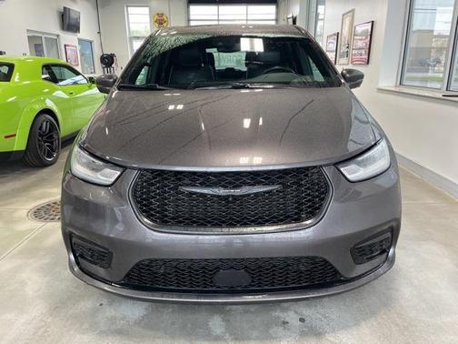 2022 Chrysler Pacifica Hybrid Limited