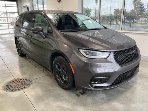 2022 Chrysler Pacifica Hybrid Limited