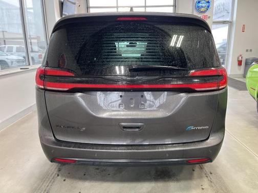 2022 Chrysler Pacifica Hybrid Limited