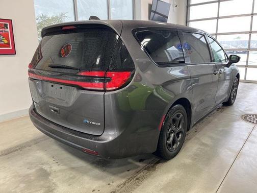 2022 Chrysler Pacifica Hybrid Limited