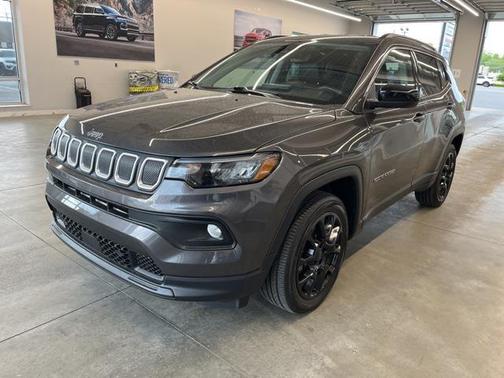 2022 Jeep Compass Latitude Lux