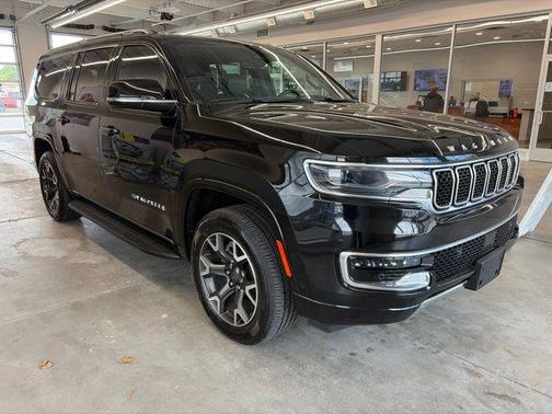 Diamond Black Crystal Pearlcoat 2024 Jeep Wagoneer L Series III 4x4