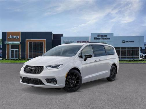 Bright White Clearcoat 2026 Chrysler Pacifica Limited