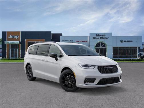 Bright White Clearcoat 2026 Chrysler Pacifica Limited