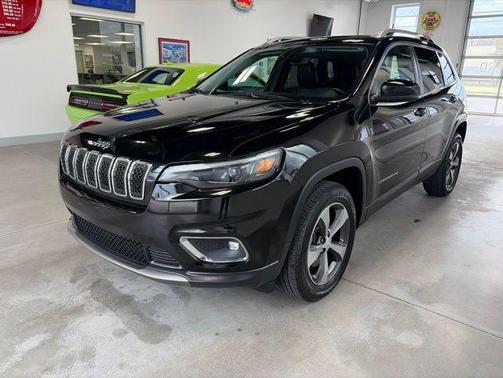 Diamond Black Crystal Pearlcoat 2019 Jeep Cherokee Limited