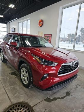 2024 Toyota Highlander LE