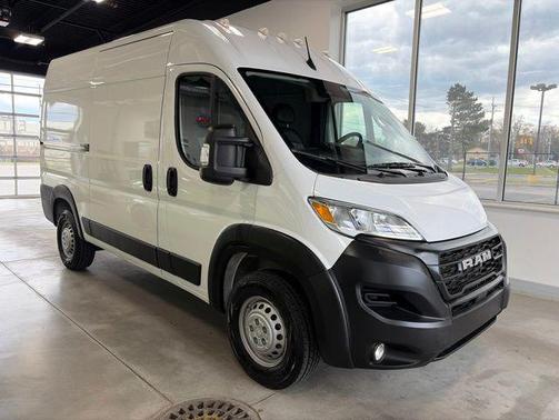Bright White Clearcoat 2025 RAM ProMaster 2500 Tradesman