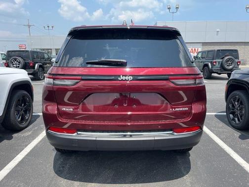2025 Jeep Grand Cherokee Laredo