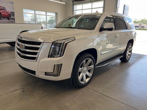 2017 Cadillac Escalade Luxury