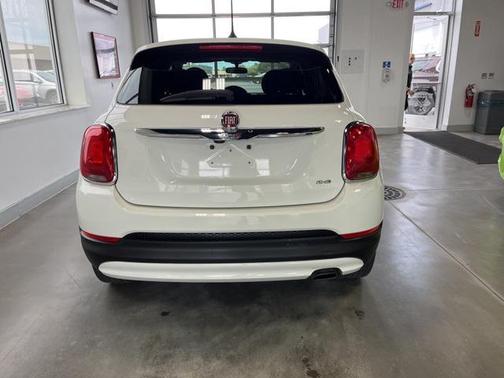 Bianco Gelato (White Clear Coat) 2016 FIAT 500X Easy