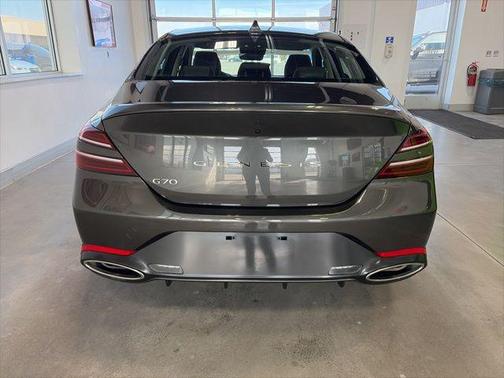 Makalu Gray 2025 Genesis G70 2.5T RWD
