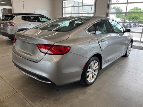 2016 Chrysler 200 Limited