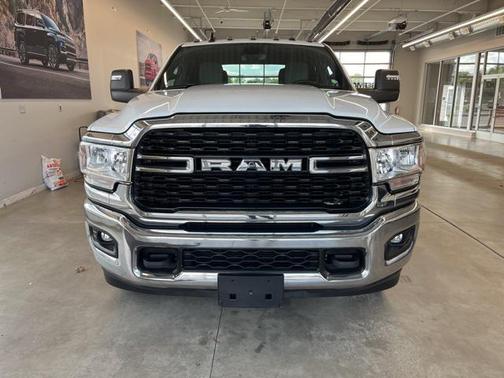 2024 RAM 3500 Big Horn Crew Cab 4x4 8' Box