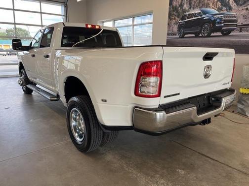 2024 RAM 3500 Big Horn Crew Cab 4x4 8' Box