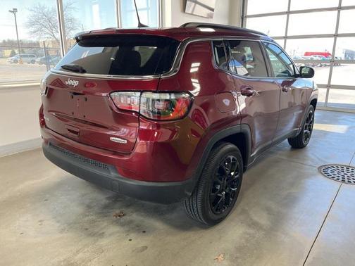 2022 Jeep Compass Latitude Lux